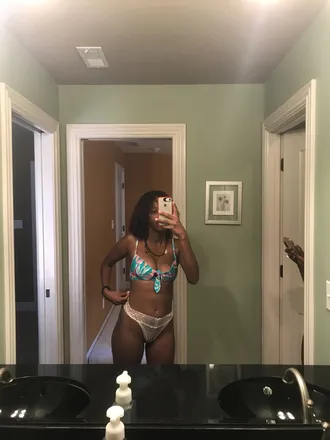 OnlyFans cuenta yasmine23 header 2