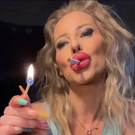 OnlyFans cuenta smokingqueenclips avatar 1