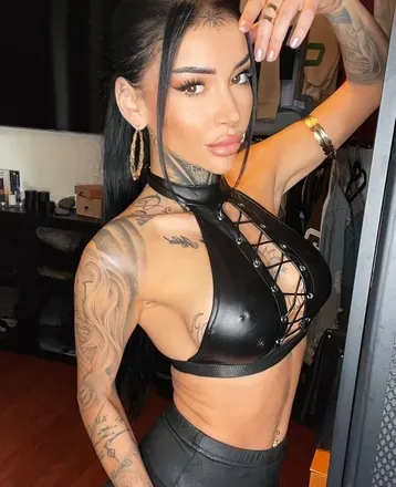 OnlyFans cuenta iinkiira avatar 1