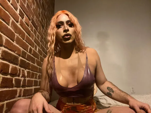 OnlyFans cuenta ply_mouth header 2