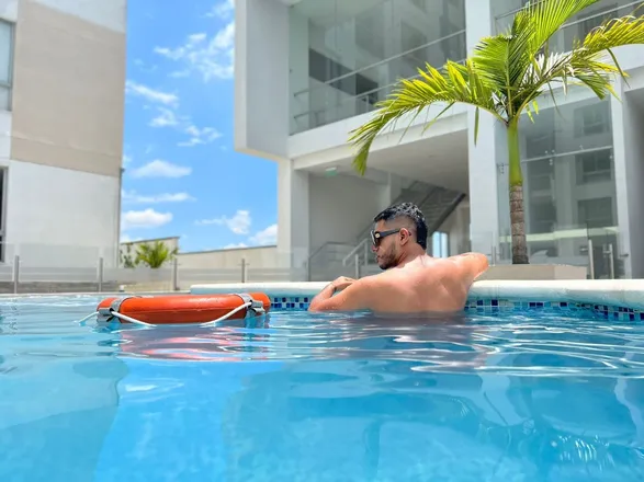 OnlyFans cuenta juanserna1 header 2
