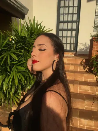 OnlyFans account  vali_loreti avatar 1
