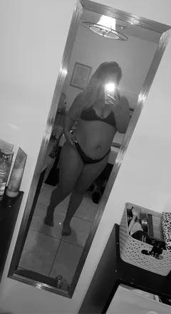 OnlyFans account  ari23x avatar 1