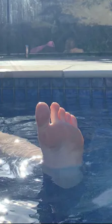 OnlyFans account  theheelingfoot header 2