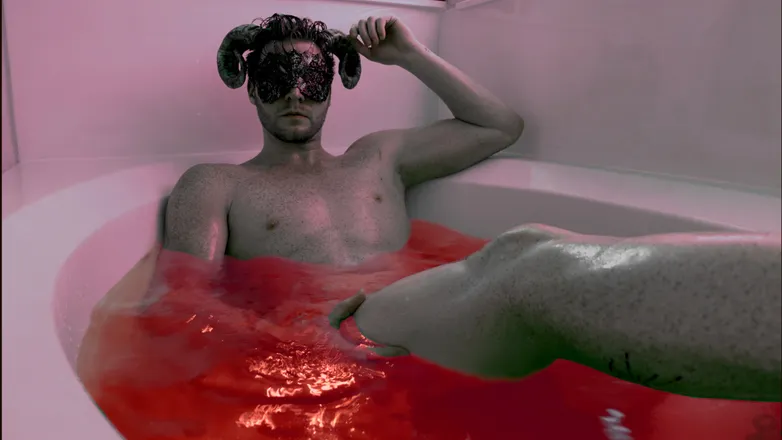 OnlyFans cuenta playwiththedevl header 2
