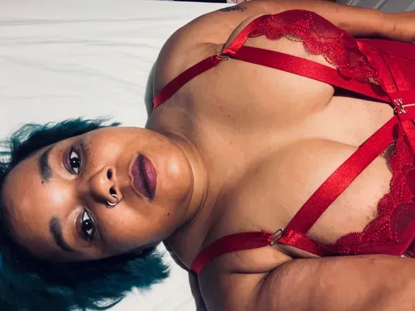 OnlyFans cuenta goddessraven95 header 2