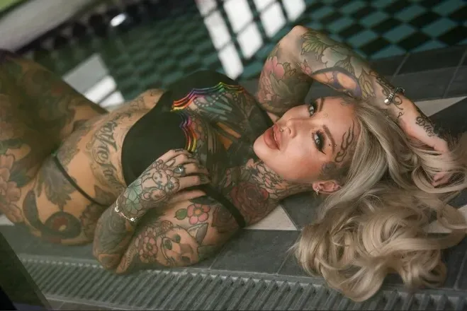 OnlyFans cuenta peachhes_sg header 2