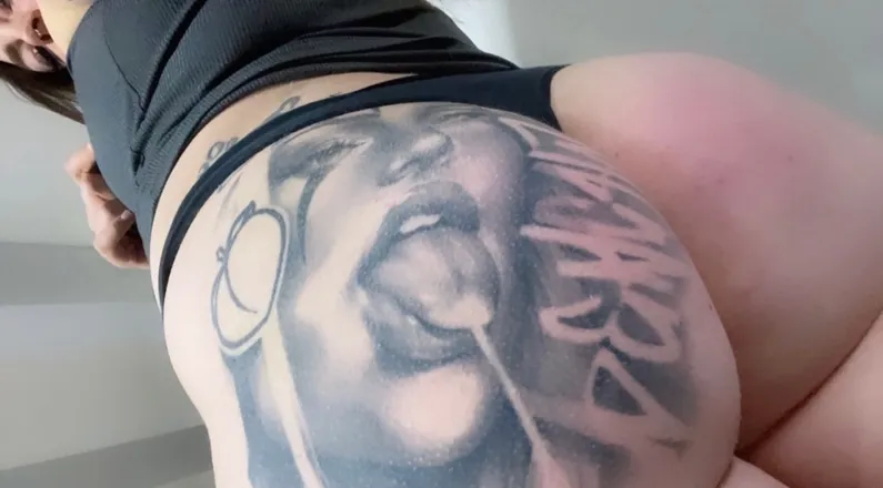 OnlyFans cuenta livinglifethiccc header 2