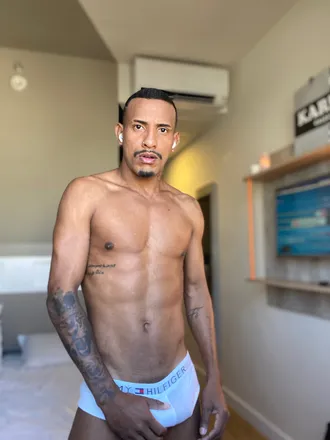 OnlyFans account  karliezlima header 2