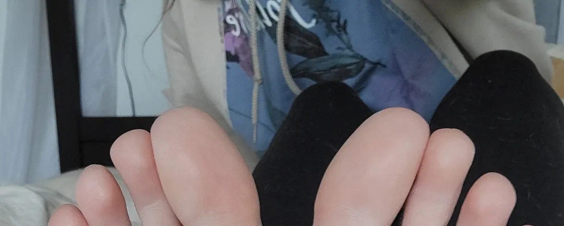 OnlyFans cuenta feet.by.anna header 2
