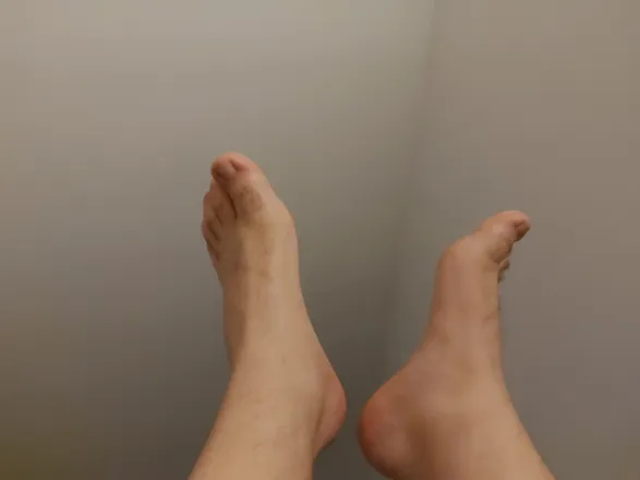 OnlyFans cuenta iamyourbigfoot header 2