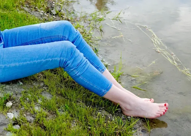 OnlyFans account  sweetfrenchfeet9505 header 2
