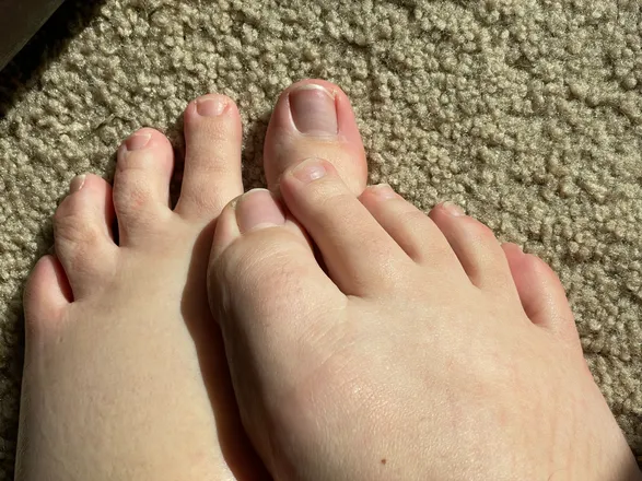 OnlyFans cuenta villianellesfeet header 2