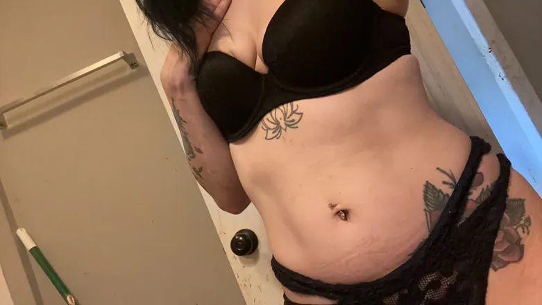 OnlyFans account  stonerrsltt420 header 2