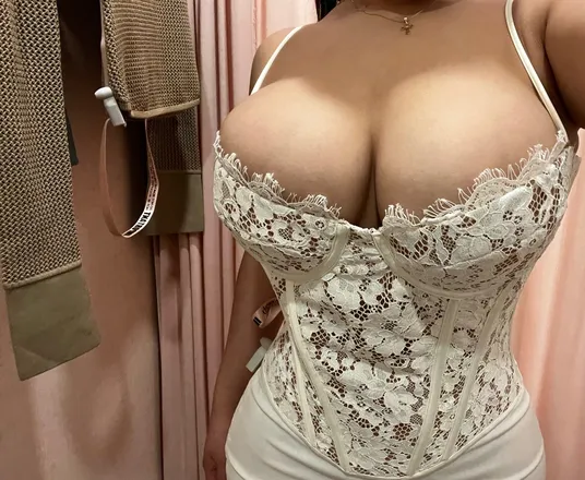 OnlyFans cuenta bad_isabella header 2
