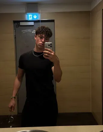 OnlyFans account  levitwin_k avatar 1