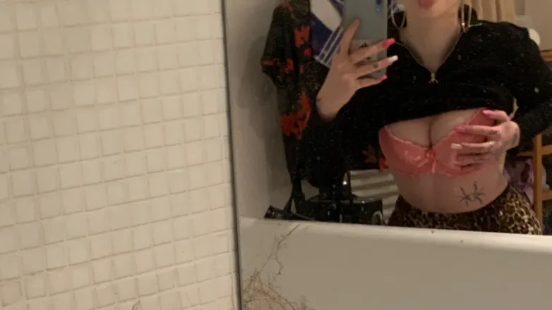 OnlyFans cuenta u226912979 header 2