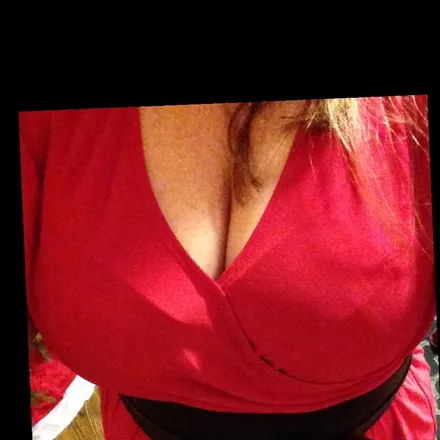 OnlyFans cuenta cleavageandhighheels header 2
