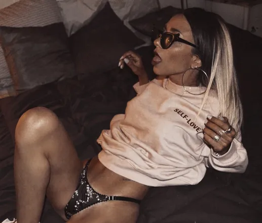 OnlyFans cuenta lariscordo header 2