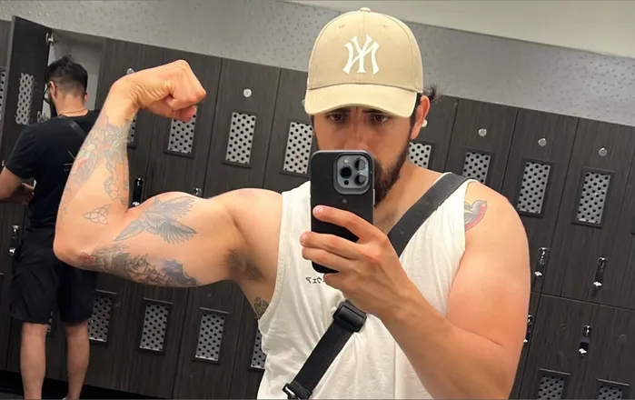 OnlyFans account  esnetomon header 2