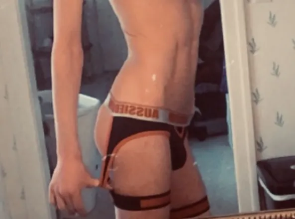 OnlyFans cuenta prettyboy425 header 2