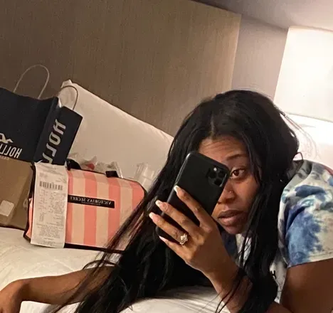 OnlyFans cuenta iceismonroe header 2