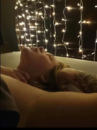 OnlyFans cuenta traumamama97 header 2