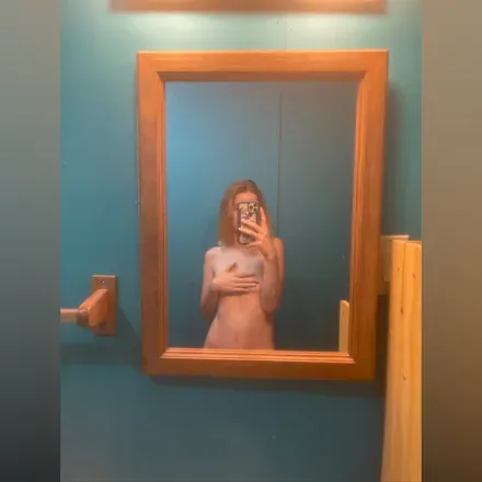 OnlyFans cuenta ittybittieceo avatar 1