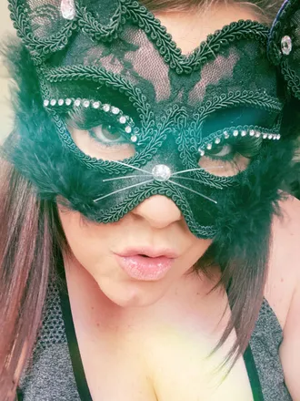 OnlyFans cuenta naughtyvixenstiletto header 2