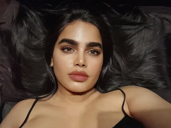OnlyFans cuenta shovhangini header 2