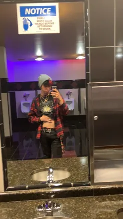 OnlyFans cuenta mikeyboy1221 header 2