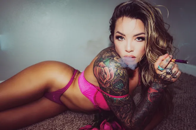 OnlyFans cuenta queenracine header 2