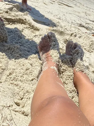 OnlyFans account  happyfootsies_4_u header 2