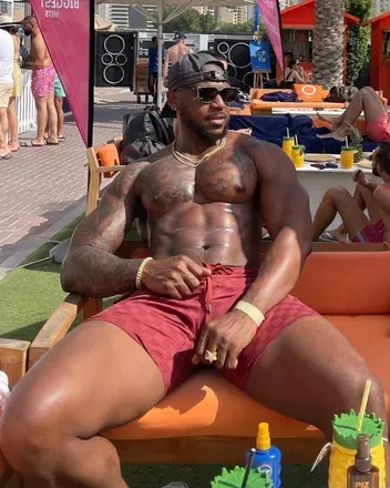 OnlyFans account  glesliemoore avatar 1