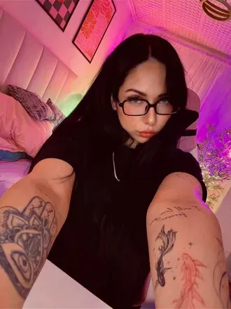 OnlyFans account  fireeenze header 2