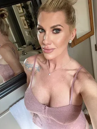 OnlyFans cuenta lillylovelyfetish avatar 1