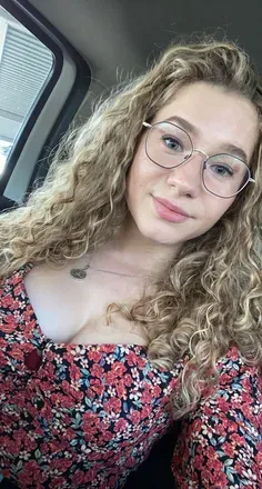 OnlyFans cuenta emma-grant header 2