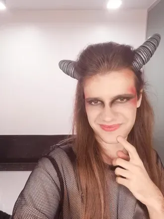 OnlyFans account  queerhornyincubus avatar 1