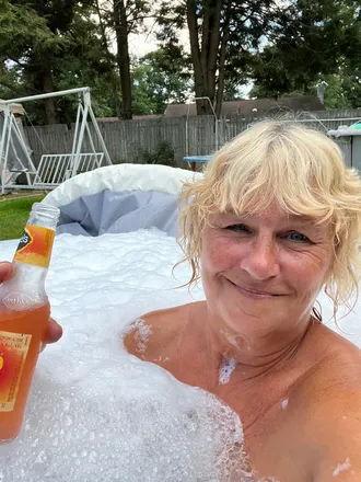 OnlyFans cuenta hot_weed_mom header 2