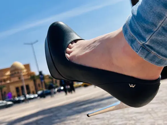 OnlyFans cuenta carmenvarta header 2