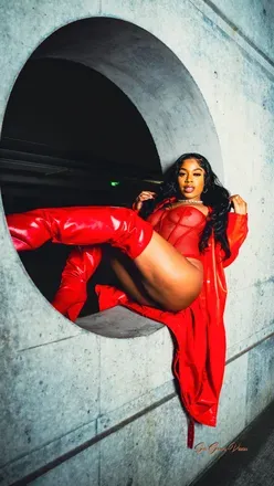 OnlyFans cuenta realmarie header 2