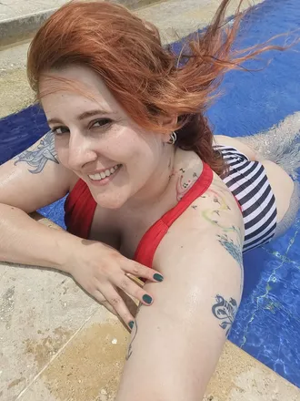 OnlyFans cuenta amyred01 header 2