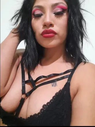 OnlyFans account  iris2702 avatar 1