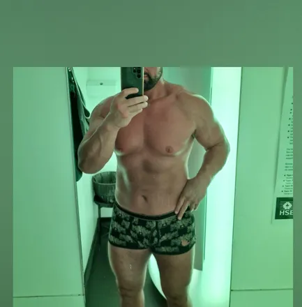 OnlyFans cuenta mrstrongxox header 2