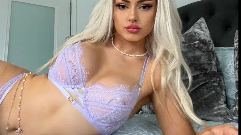 OnlyFans account  leilss header 2
