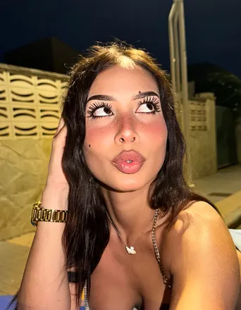 OnlyFans of chloeniixx