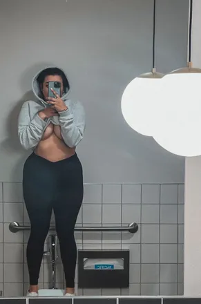 OnlyFans cuenta bbynovaxx header 2