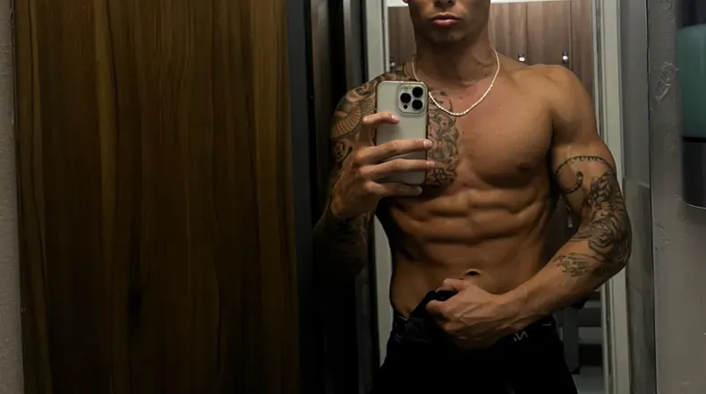 OnlyFans cuenta kingcairoo header 2