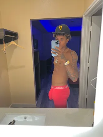 OnlyFans cuenta inherguttsss header 2