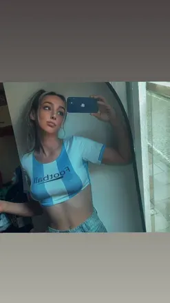 OnlyFans of bellabeexx
